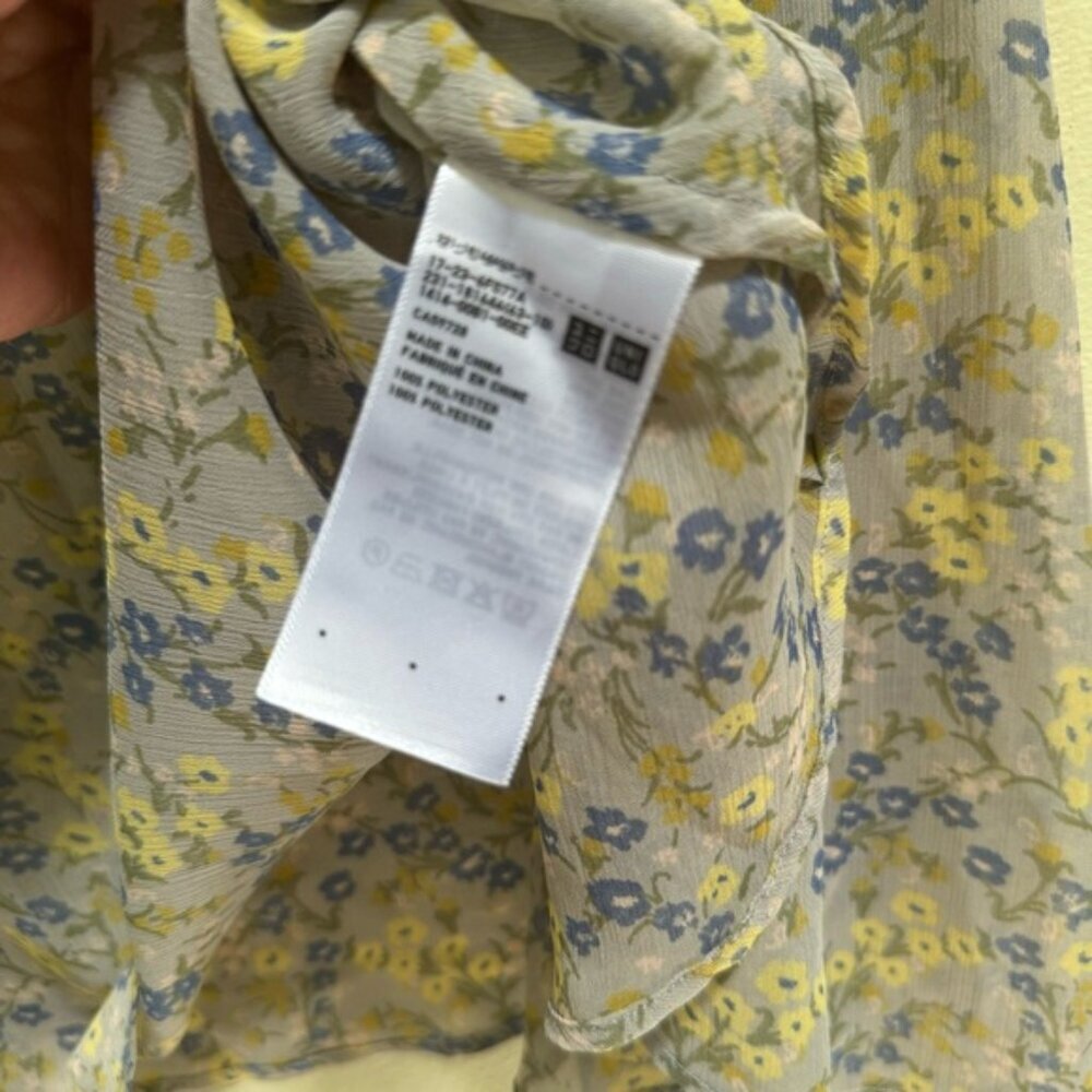 Uniqlo NEW Floral Lightweight Semi Sheer Bell Sleeve Flowy Blouse Top Peplum L - Picture 12 of 16